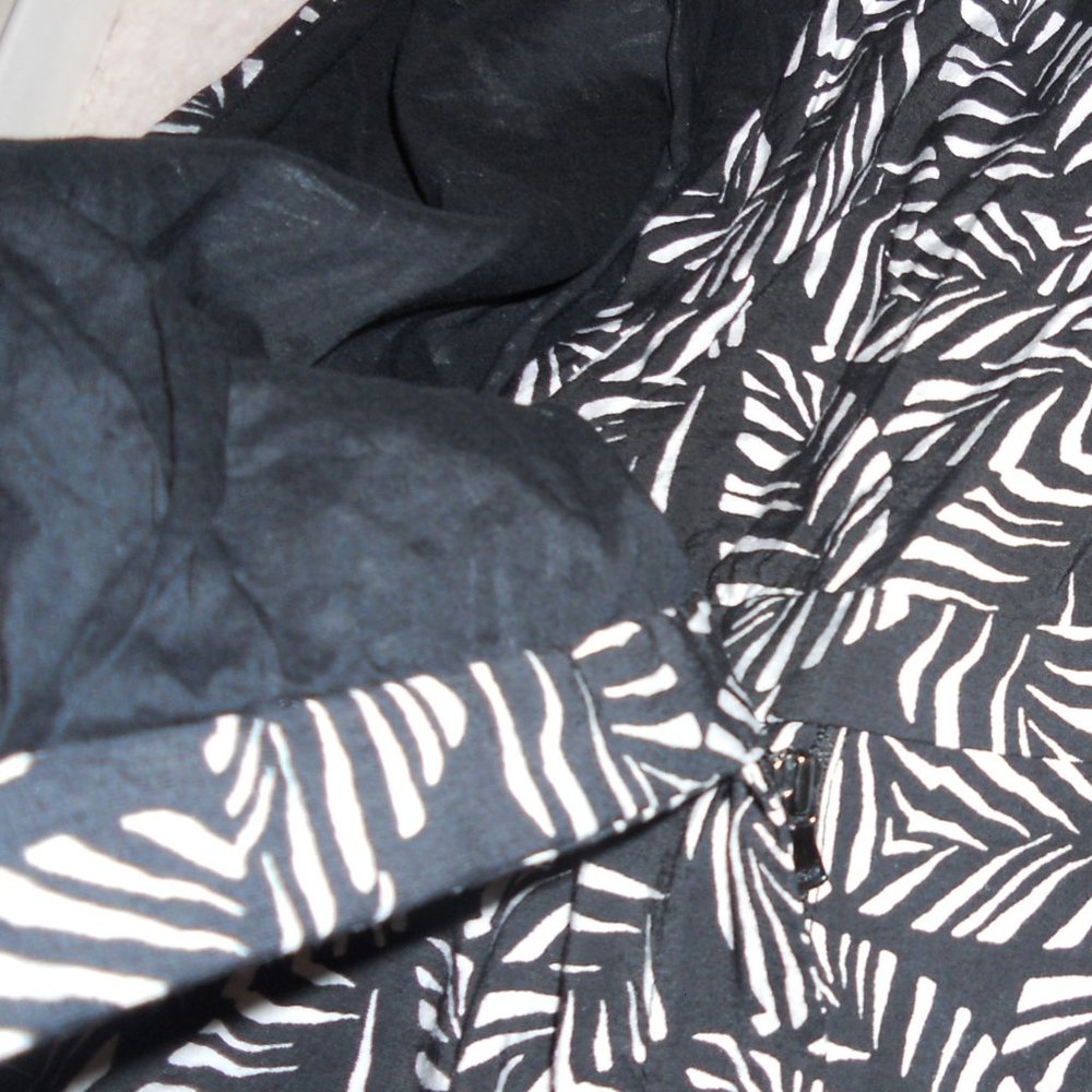 Loft 2p Black/White Leaf Pattern Crossover Sleeve… - image 3